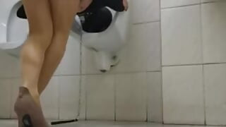 Unacerdaamaricona WC slut