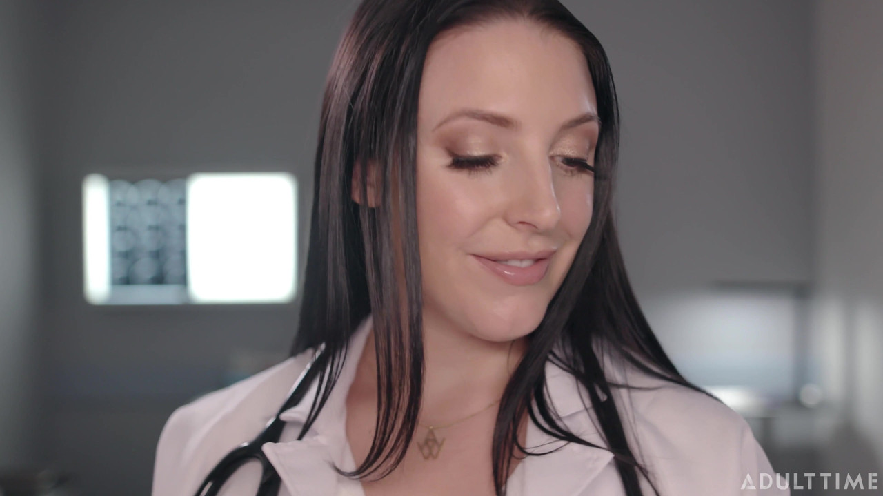 Asmrファンタジー博士。アンジェラ・ホワイトが全身身体検査