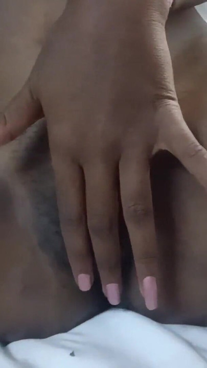 Gadis hot india muncrat ekstrem dan masturbasi memeknya bocor | Klip 2