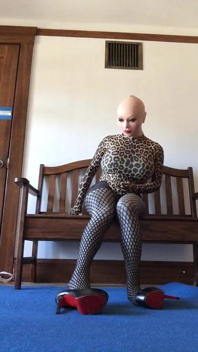 Crossdresser thay quần tất