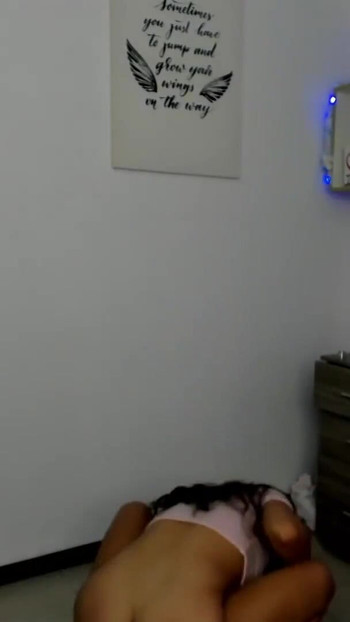 "Sıkı amcığıyla Kolombiya salome, şeker babası için canlı mastürbasyon yapıyor" dan çarpıcı an