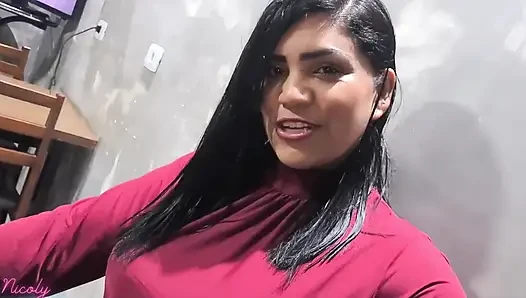 Cuckold içeride boşal, ben de kürküne vereyim, başkaları da keyif alsın
