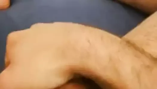 Genç asılı twink ile büyük top vuruşları, inliyor... + Danimarka dili