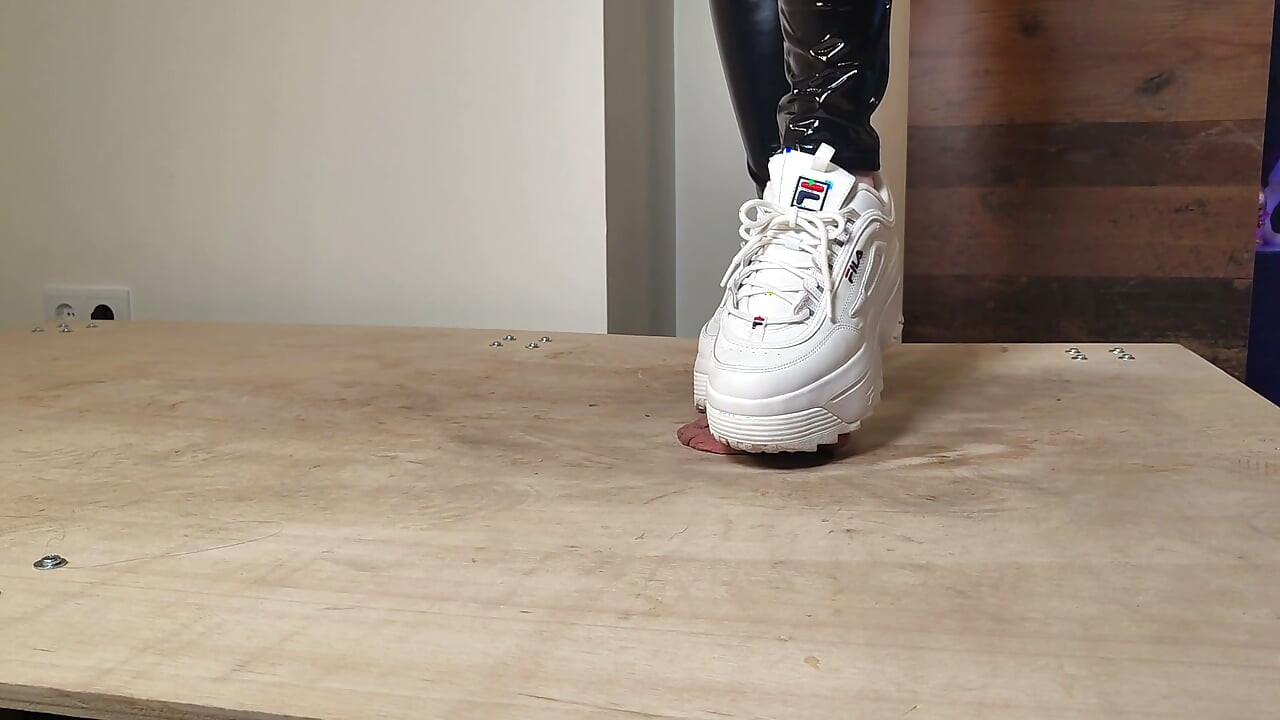 Fila Disruptor Plateau Cock Crush Full Clip - Lady Thaya