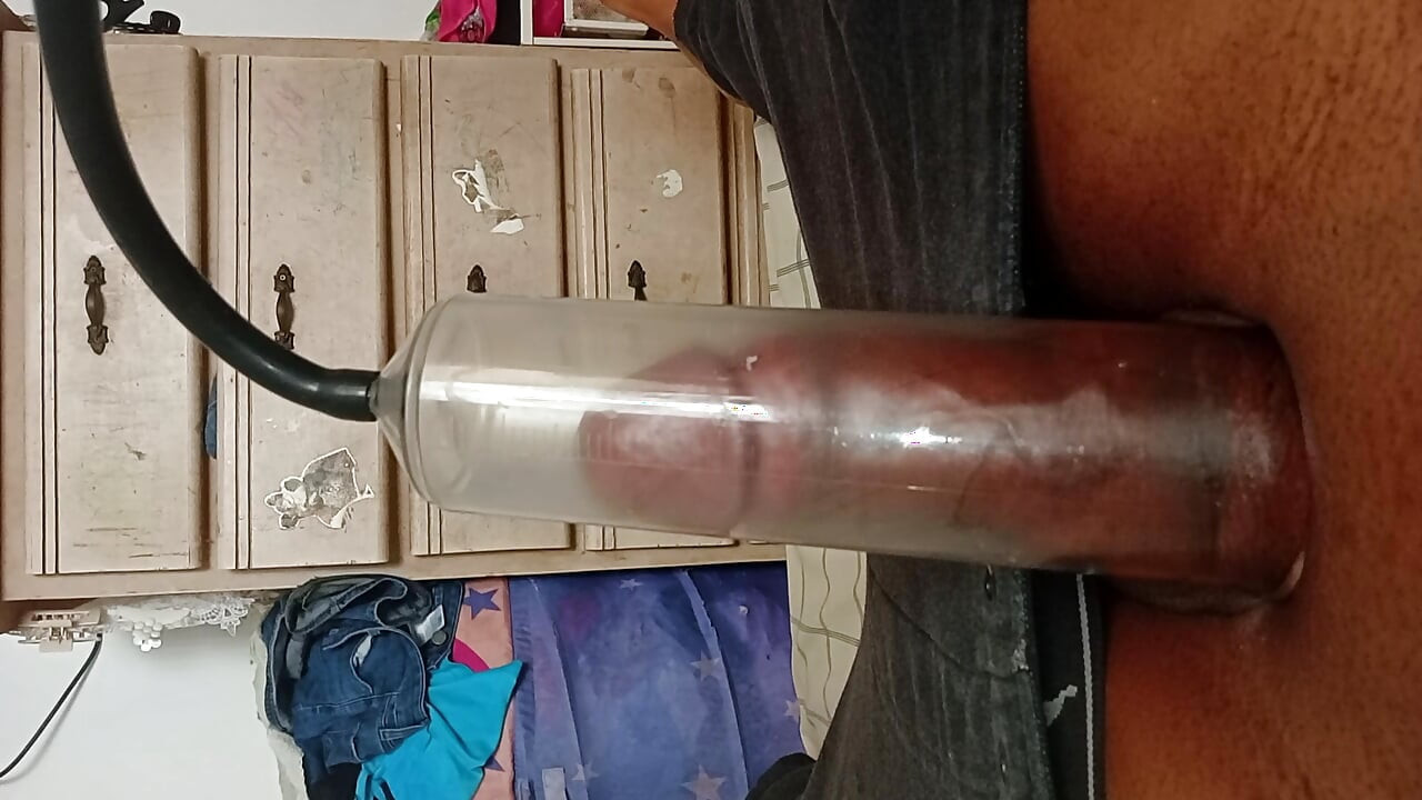 ضخ قضيبي للحصول على زب سمين لأصدقائي