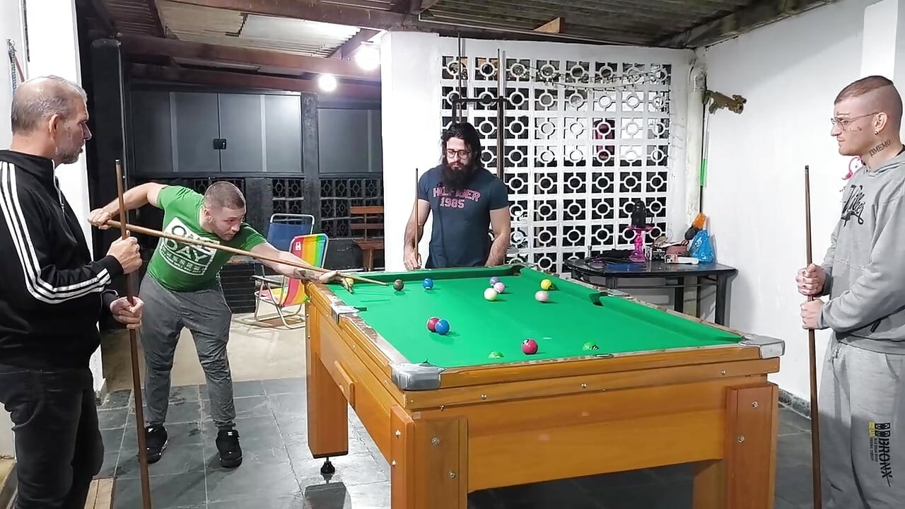 Me, Carmona, Opaido Carmona and Viking de Taubaté started a game of pool naked