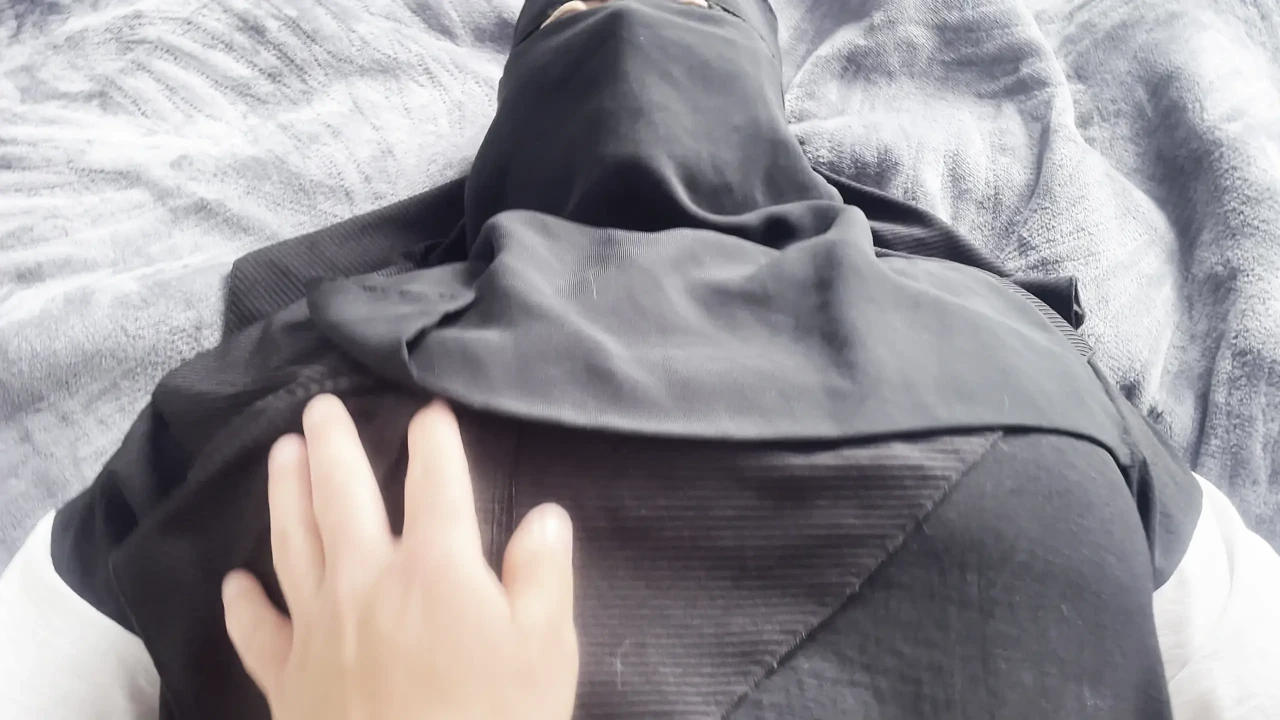 I lay down next to my stepmother and entered her tight pussy, a powerful orgasm and creampie
