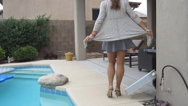 Outdoor windy crossdresser