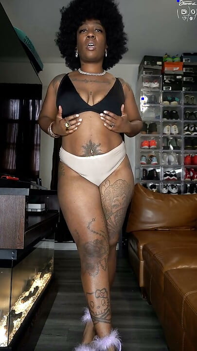 Sensual Ebony Wedgie Walk
