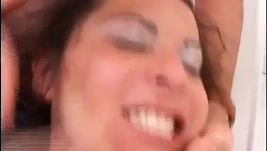 Amcık sikişi yarak emiyor ve git