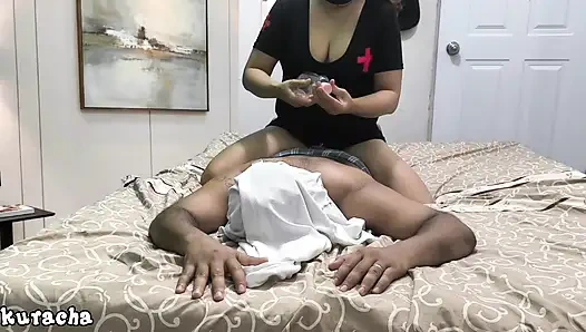 Geleneksel masaj fantezi masajı büyük memeli yağ masajı vücuduna