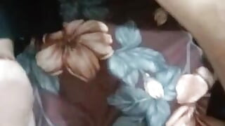 मेरी पत्नी की गांड और चूत में उंगली