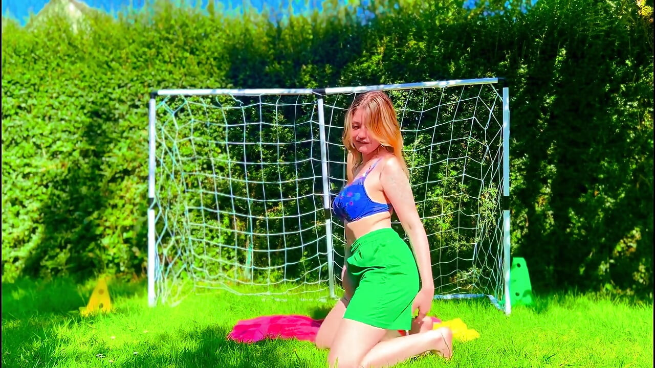 Brezilyalı futbol kızı jersey iç çamaşırı orgazmı için azdırıyor