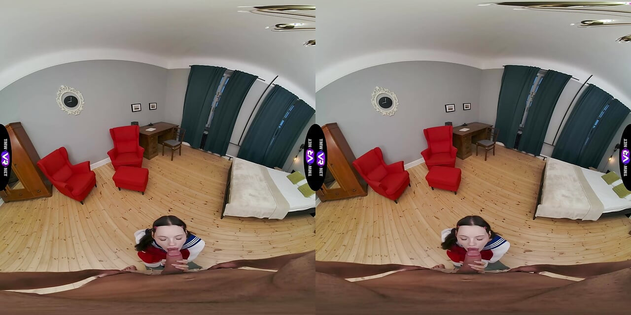 La provocación de cosplay de Dakota Doll termina con un estilo perrito duro - tmwvrnet