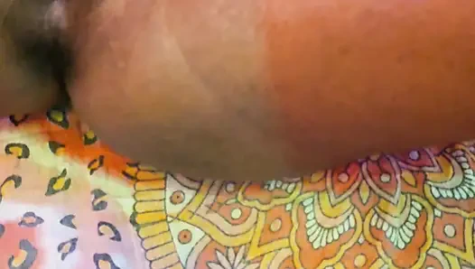 Desi bhabhai mengobel memek MMS viralvideo