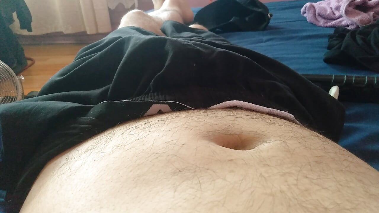 starker mann mit seinem super schwanz nackt in nahaufnahme