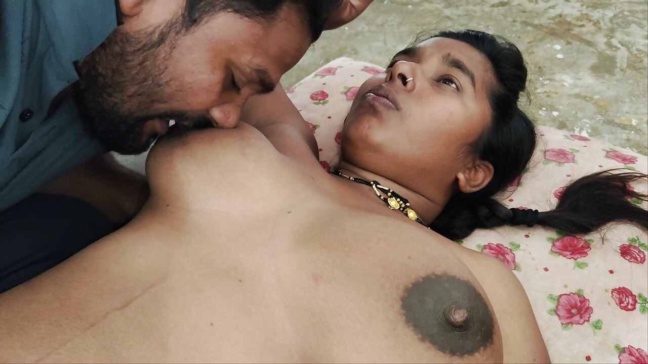 Stepsister & stepbrother hot sex - bhabhi pussy beautiful look & fingering pussy desi hot look.