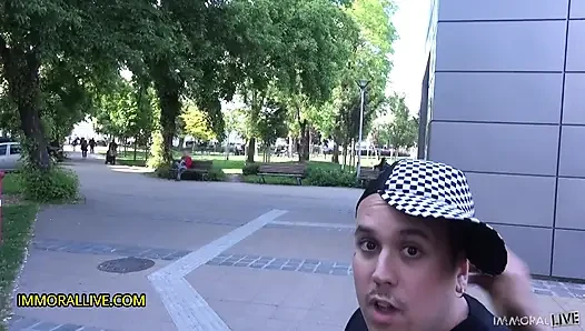 Kalın esmer bebeği tavla ve götünden sikiliyor!
