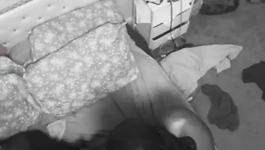 Büyük dövmeli götlü orta yaşlı seksi kadın büyük yarak arka çekimlerine ve götüne büyük boşalmaya uyanıyor