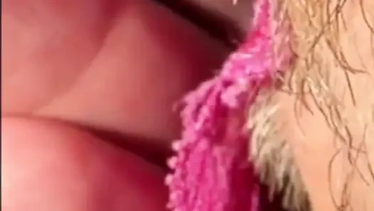 BELOHNT mit ihrem nassen höschen. Ehefrau gab mir das höschen, das sie trug, nachdem sie super nass masturbiert hatte