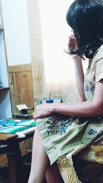 Kultni trenutak iz "Vruća MILF pokazuje duge noge i očekuje napojnice".