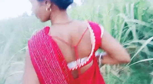 Hot bhabhi ko khet me ghodi banake chudai kiya