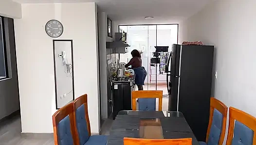 Little worker fucks hard Boss's wife gives him all his tasty milk