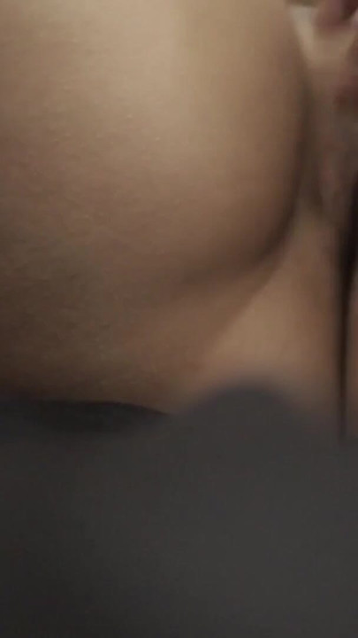 Suave e sexy menina indonésia branca vestindo lingerie cosplay de cetim | Clipe 2