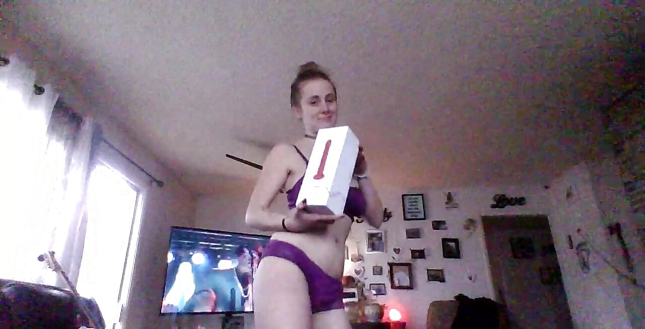 Assista me experimentar uma carga de Adore Me. uma caixa de assinatura mensal onde você pode experimentar as roupas antes de comprar