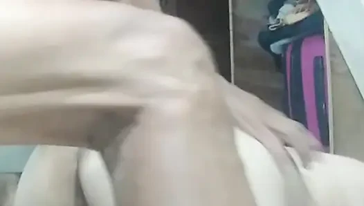 Suara muncul saat muncrat ke memeknya