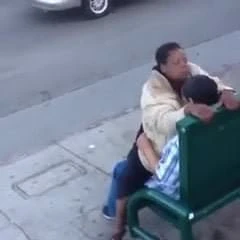 Mendigos num parque poblico