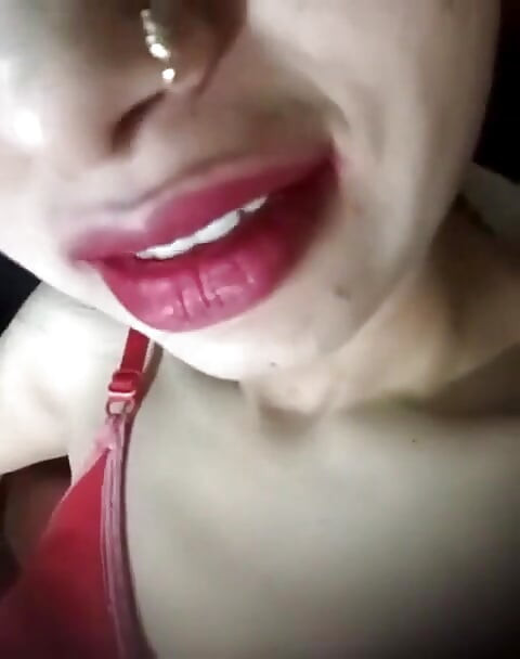 Vợ tôi khoe lồn trên cam show mavin, phụ nữ Trẻ Ấn Độ