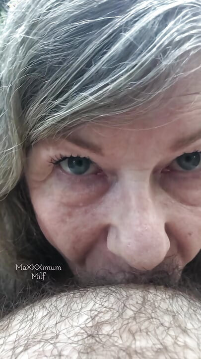 Sexy reife ehefrau lutscht und schluckt! Maxxximummilf