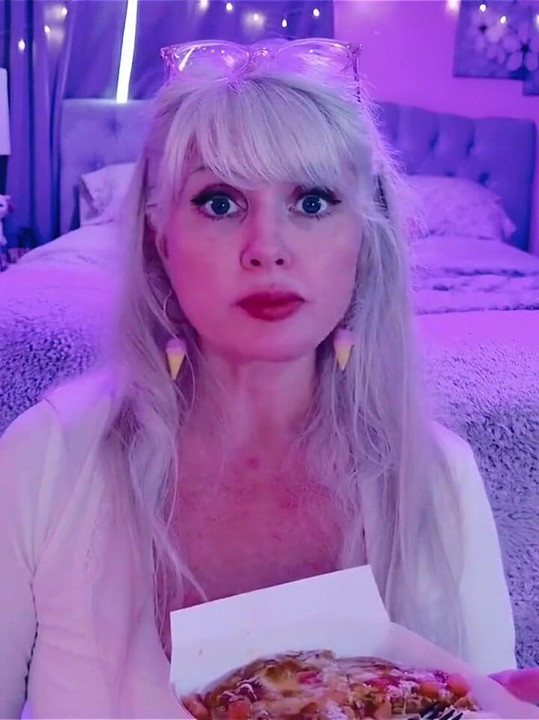 Mexican Pizza: Taco Bell Mukbang Here It Is