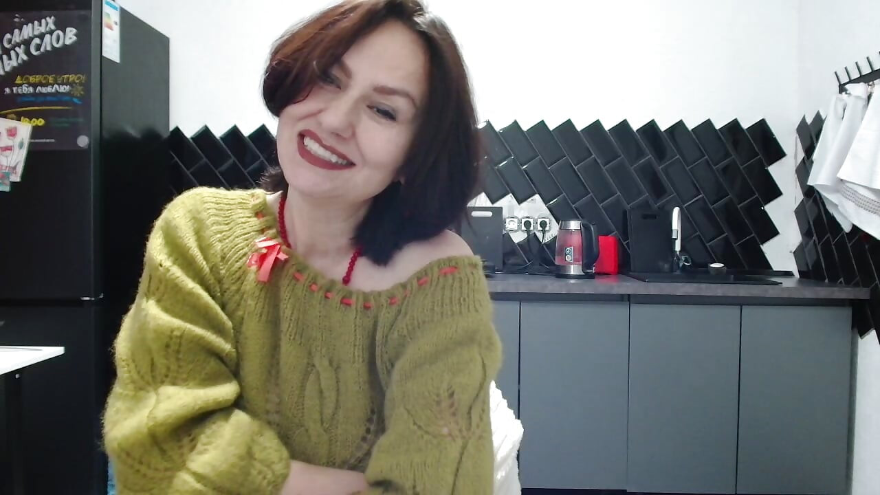 Krásná ji miluje