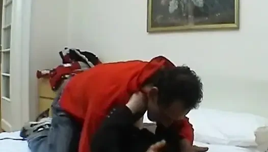 Gerçek bir profesyonel gibi yarak alıyor