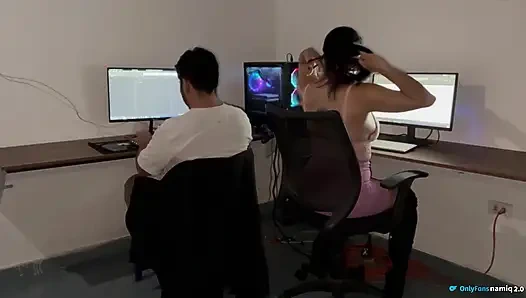 Seks Di Kantor, Banyak Squirting Dan Seks Hardcore