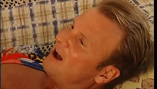 Geile blonde MILF hat sex mit großem hartem schwanz