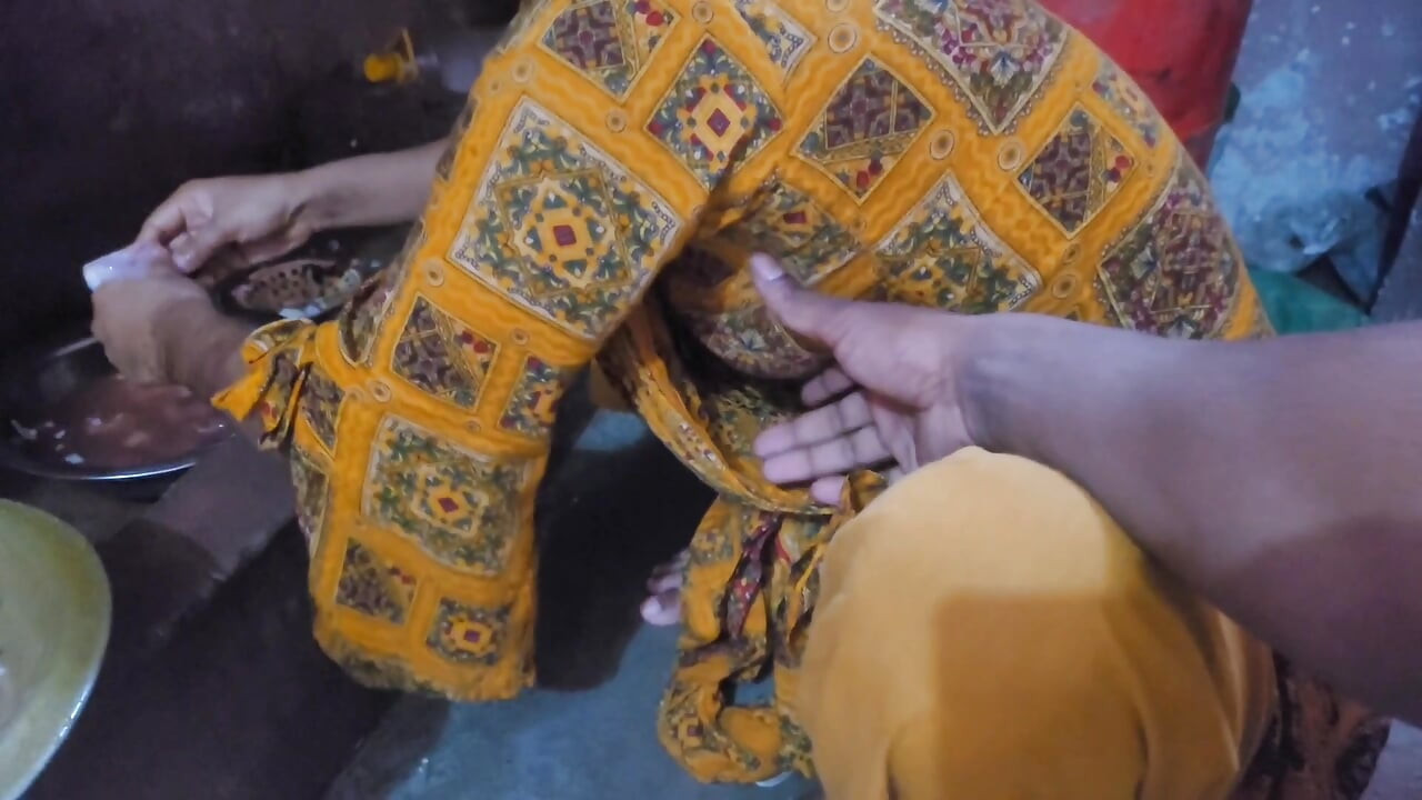 Viral Bangladeshi sexy vídeo enquanto cozinha