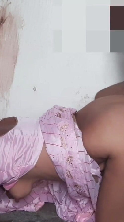 Must-see moment from "Meri sagi bhabhi ko waist pakad ke ghodi bana ke aaj chod hi dala mauka aaj ghar par koi nahi tha"