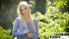Tushy - pierwszy anal dla pięknej blondynki Alex Grey