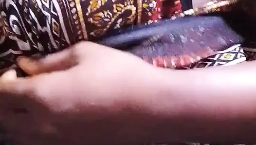 Я помыла свои соски и очко