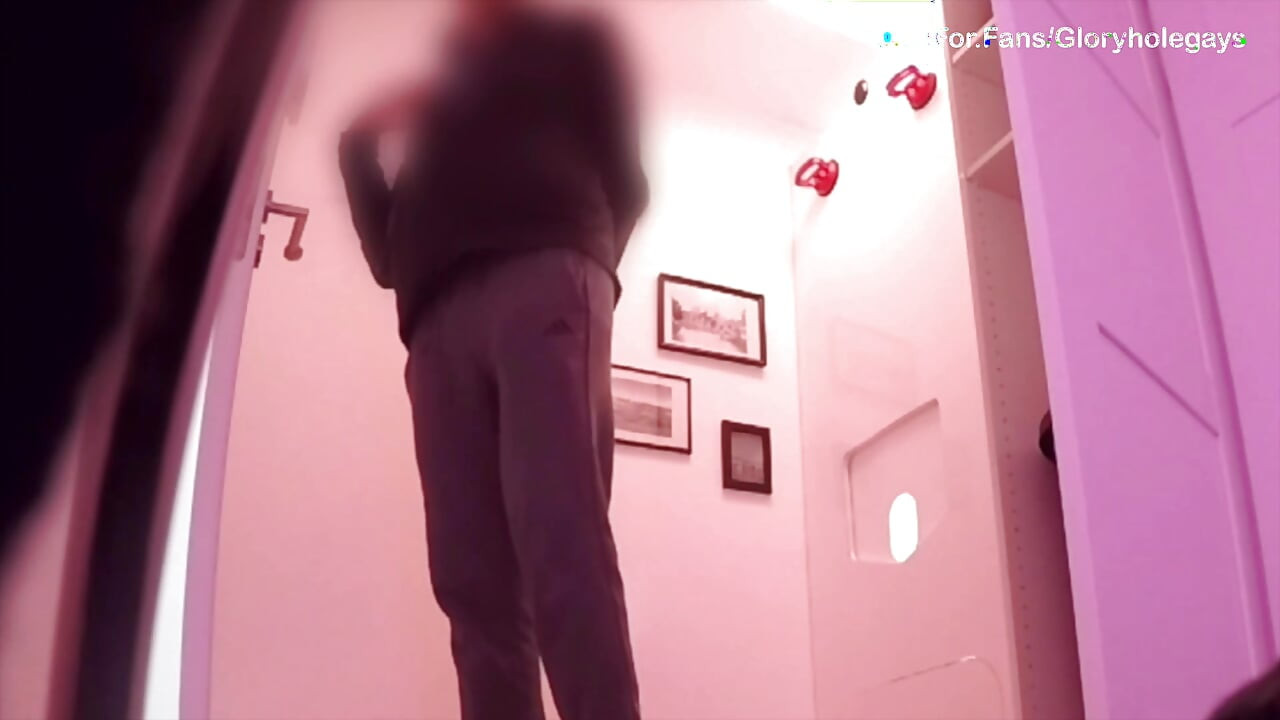 Strejt kurac u gloryhole - jezikno dok ne svrši