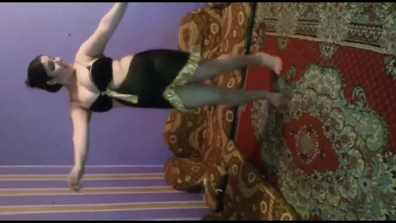 Egyption girl dance