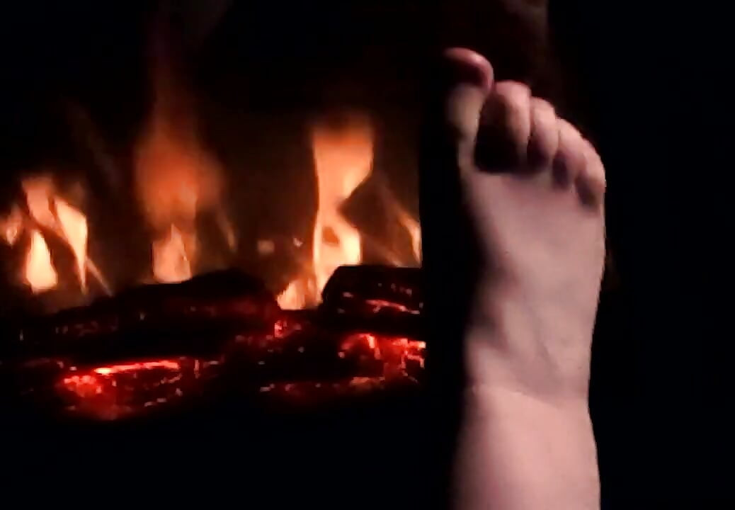 Aufwärmen meiner Füße, um ihnen einen schönen heißen Footjob zu geben, keine Kopfhörer erforderlich