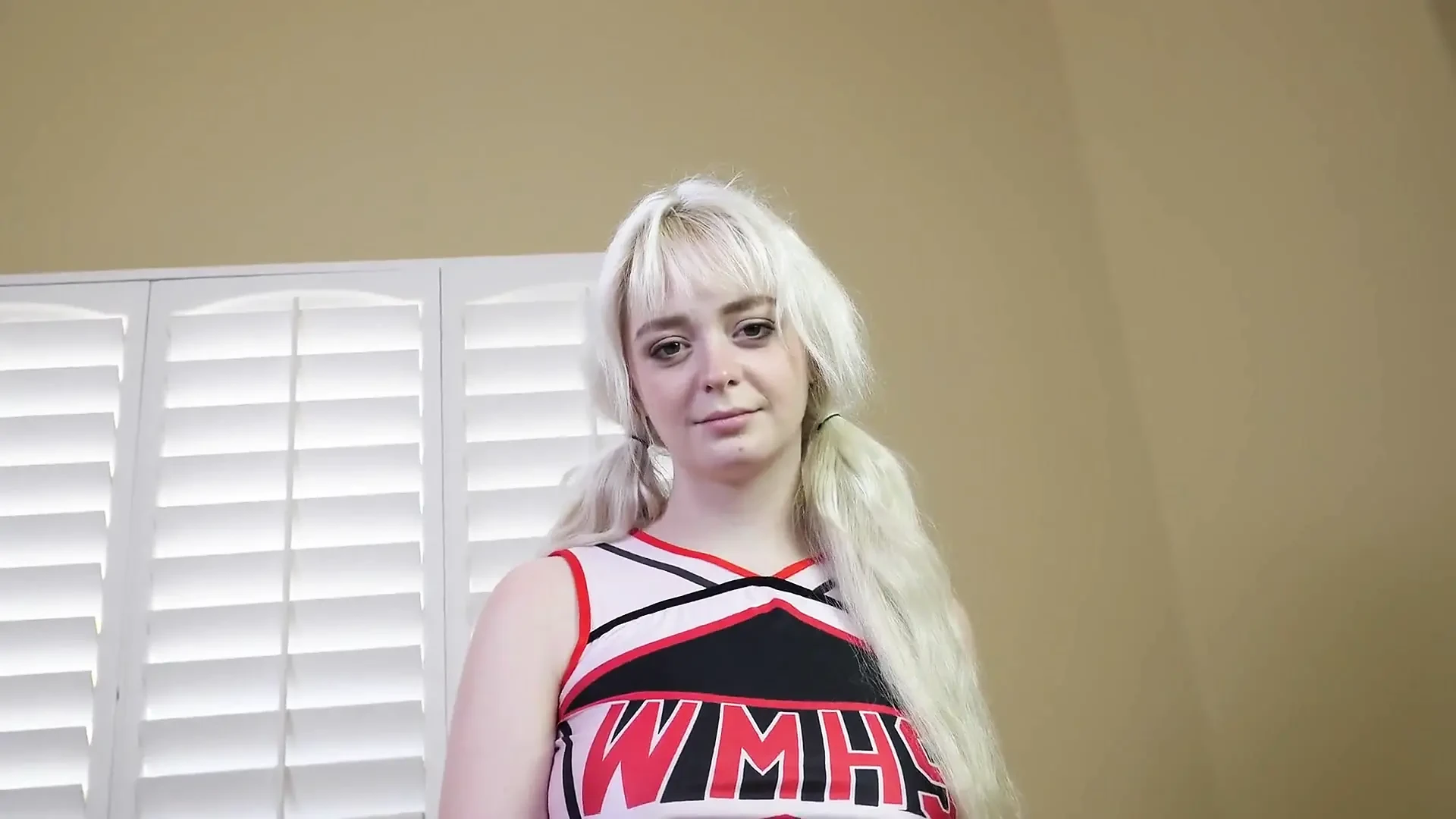 18 岁的 Pawg Annie Archer 一路走来!
