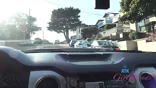 Imani ile okyanus gezisine devam edersen o sana tam bir elle muamele, ayakla muamele ve sakso çekiyor, seninle bitiyor