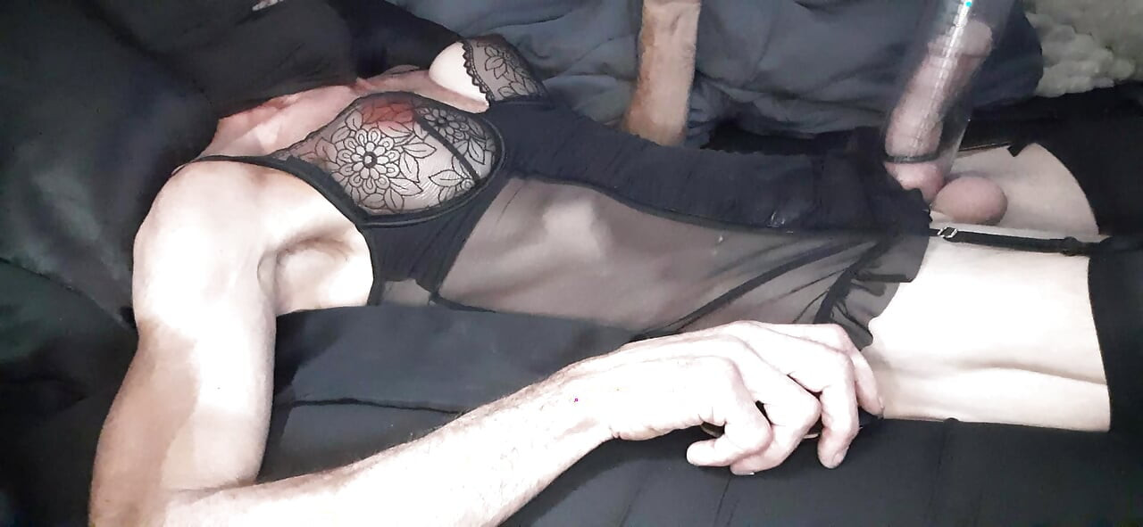 Cdmichelle Playing with Pumper to get Cock Hard