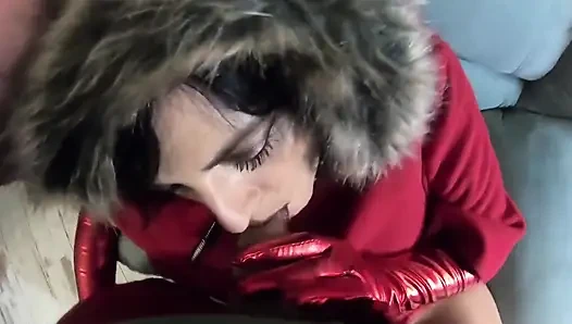 Santas geile schlampe MILf blowjob, doggystyle & sperma auf Handschuhe & roter mantel