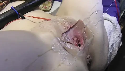 3 Licking Pussy Spread Far From Very Close